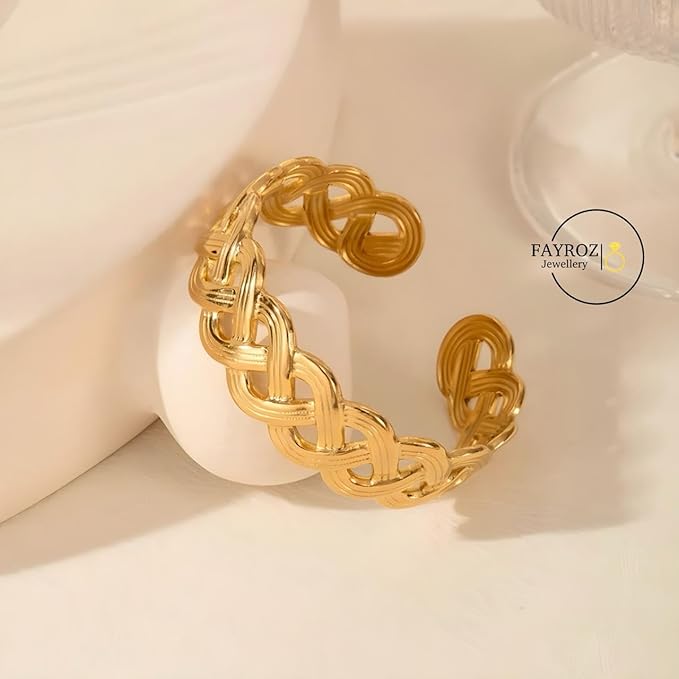 سوار مزدوج الطبقات من الستانلس ستيل المطلي بالذهب عيار 18 قيراط – تصميم فاخر يدمج بين الأناقة والقوة، مقاوم للخدش، مثالي للهدايا المميزة ولإضافة لمسة ذهبية من فيروز جوليري.