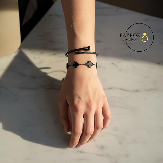 طقم انسيال واسورة نسائي من ستانلس ستيل بتصميم الفضي و الأسود، مقاوم للصدأ وتغير اللون، أنيق وعصري، مناسب للاستخدام اليومي والهدايا . من فيروز جوليري
