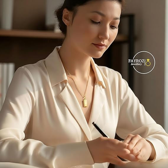 قلادة بتصميم سبيكة ذهب من ستانلس ستيل عالي الجودة مطلية بالذهب عيار 18 قيراط – إكسسوار فاخر بلمسة ذهبية واقعية مقاوم للصدأ والخدوش يناسب الإطلالات اليومية والمناسبات . من فيروز جوليري.